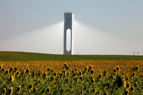 Torre solar en Sanlúcar la Mayor, cerca de Sevilla