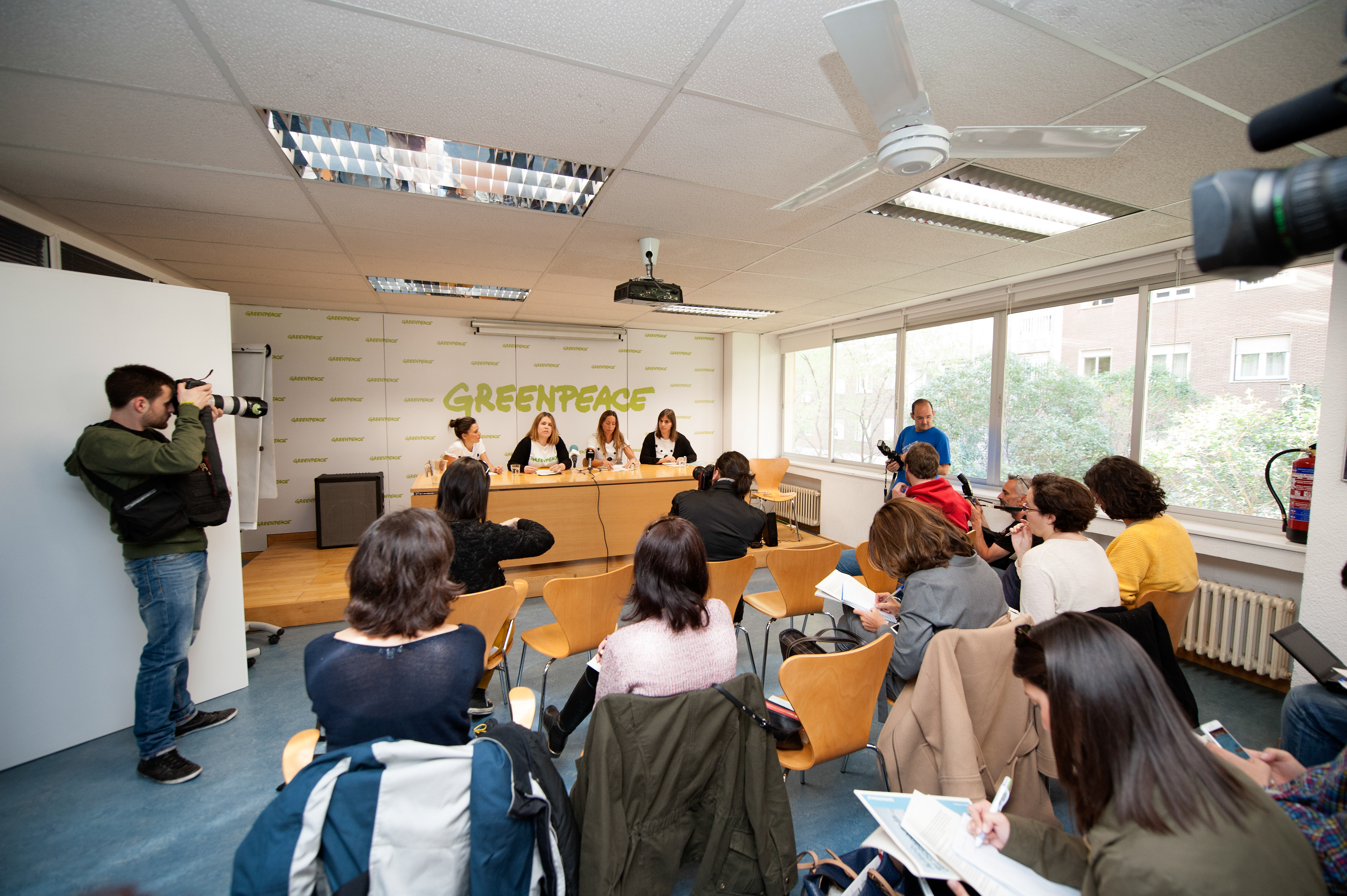 Presentación en rueda de prensa en la sede de Greenpeace de la expedición “Mujeres por el Ártico”, que partirá al Círculo Polar Ártico con la prestigiosa actriz Elena Anaya y la reconocida medallista olímpica Gemma Mengual.
