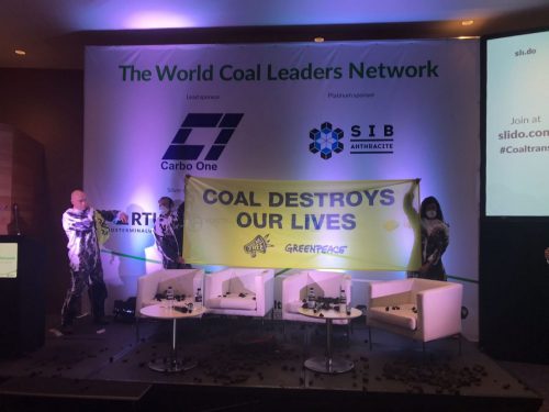 Activistas de Greenpeace irrumpen en la Conferencia del Carbón de Barcelona 2018