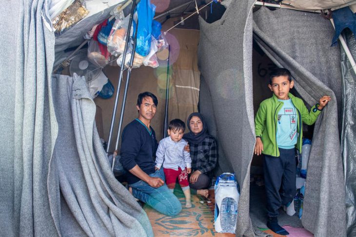 Refugiados desplazados de Afganistán. Campo de refugiados en la isla griega de Lesbos, fotografiado en 2019