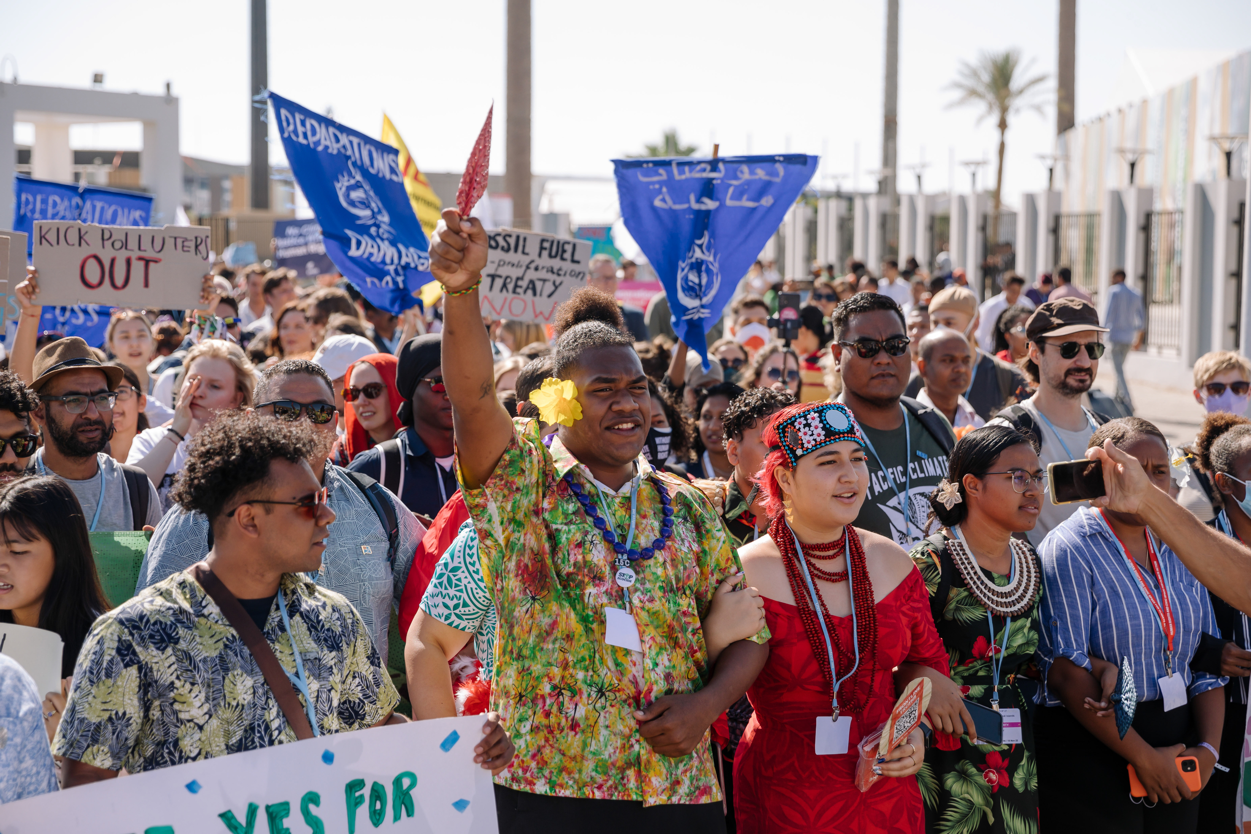 Manifestantes climáticas en Egipto durante la COP27. Las activistas exigen que las empresas y países contaminantes paguen su parte justa para reparar el daño climático.© Marie Jacquemin / Greenpeace