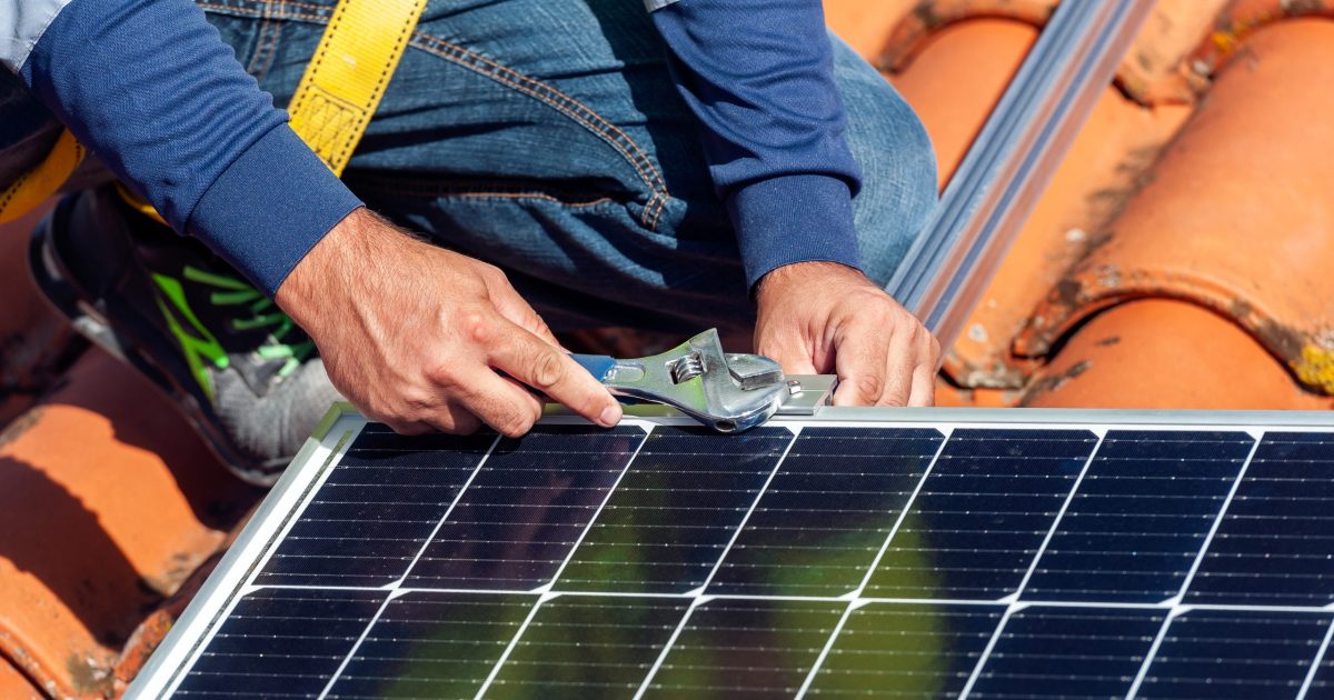 Cómo elegir placas solares y cuánto puedes ahorrar según el tipo y la  potencia que tengan