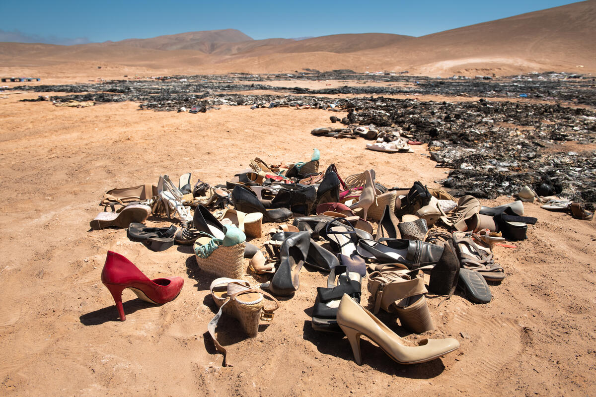 Residuos textiles en el desierto de Atacama, Chile