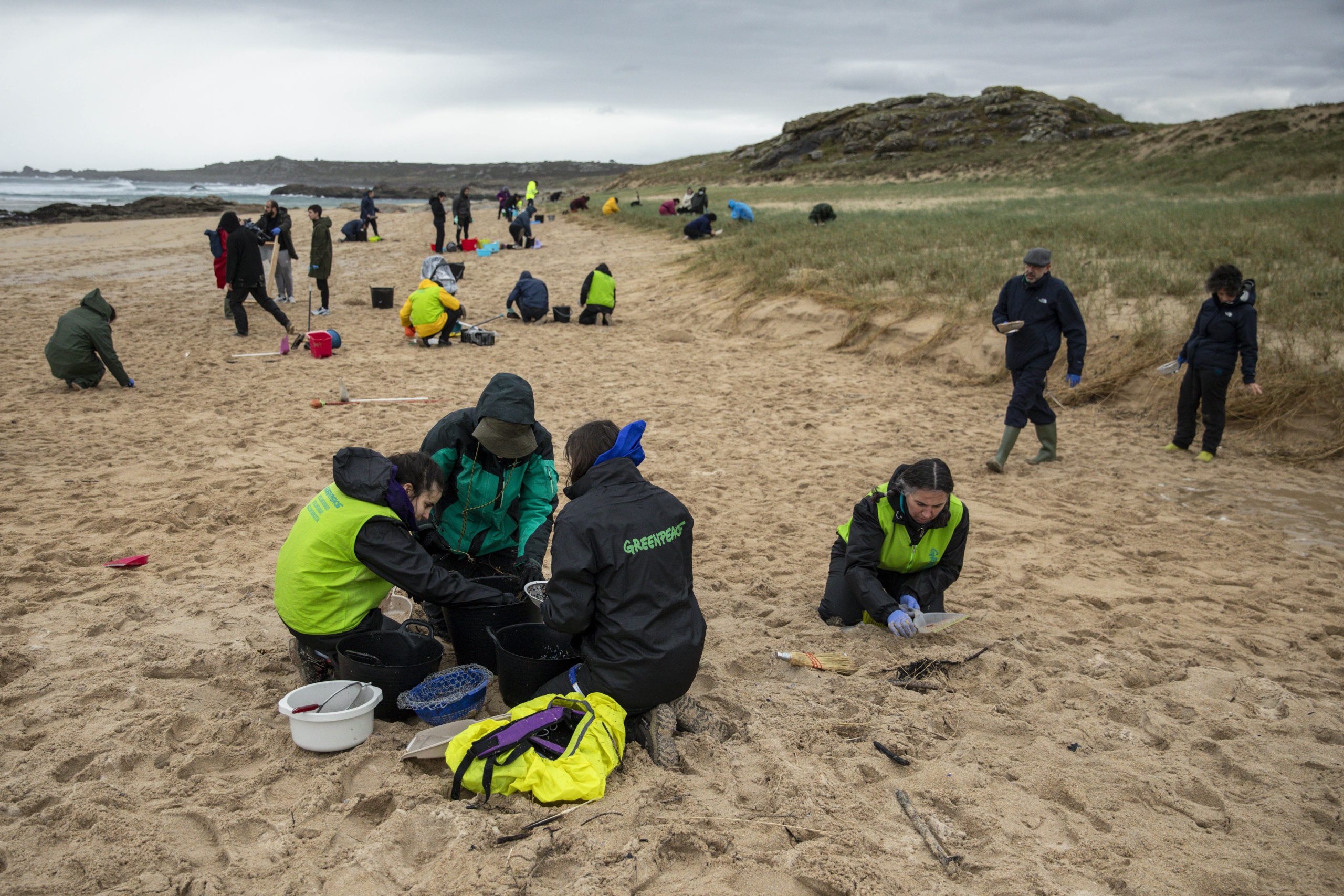 Un cento de persoas convocadas polo Concello de Ribeira e Greenpeace ...