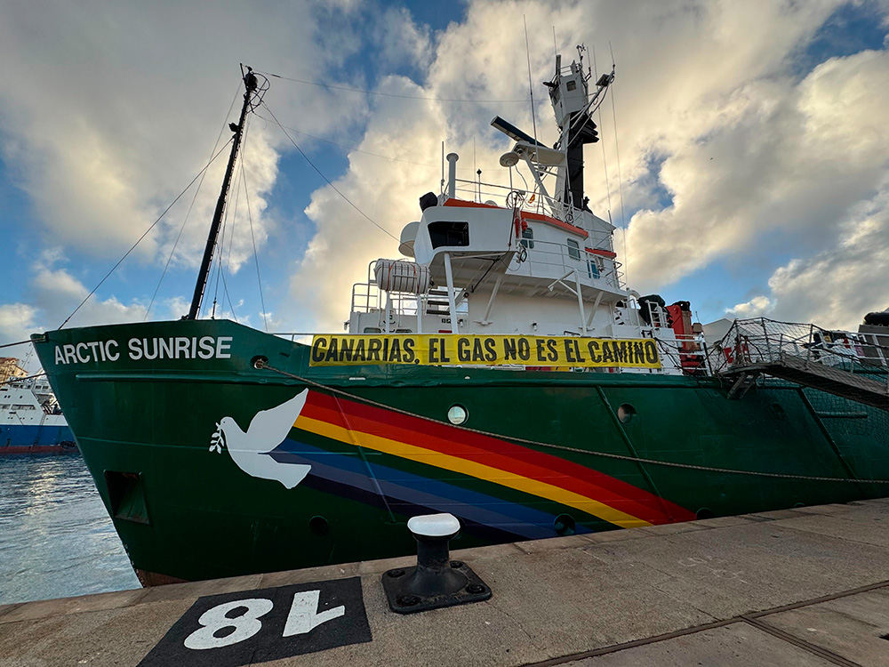 El Arctic Sunrise en el puerto de Las Palmas de Gran Canaria