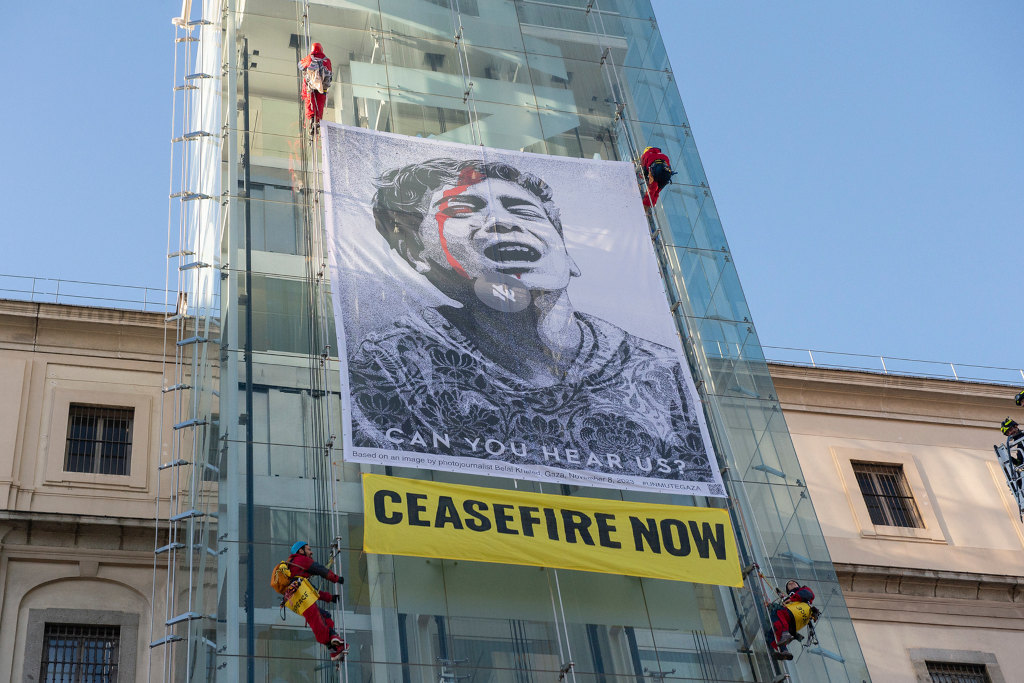 Acción de Greenpeace en el Museo Reina Sofía por Gaza